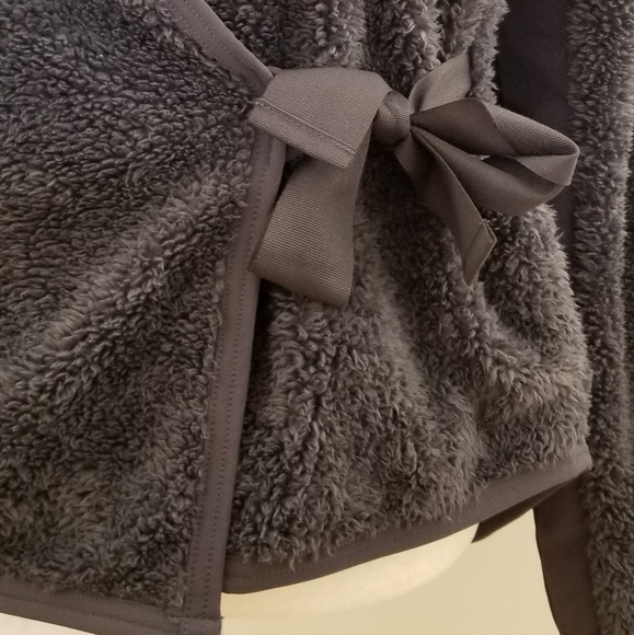 🔥SALE FIRM PRICE Nike Training long sleeve Wrap - Picture 3 of 4